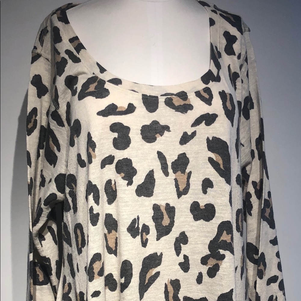 Leopard print Trapeze Top Tunic B 44”
